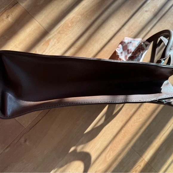 Elegant Brown Leather Tote Bag handbag - Picture 7 of 10